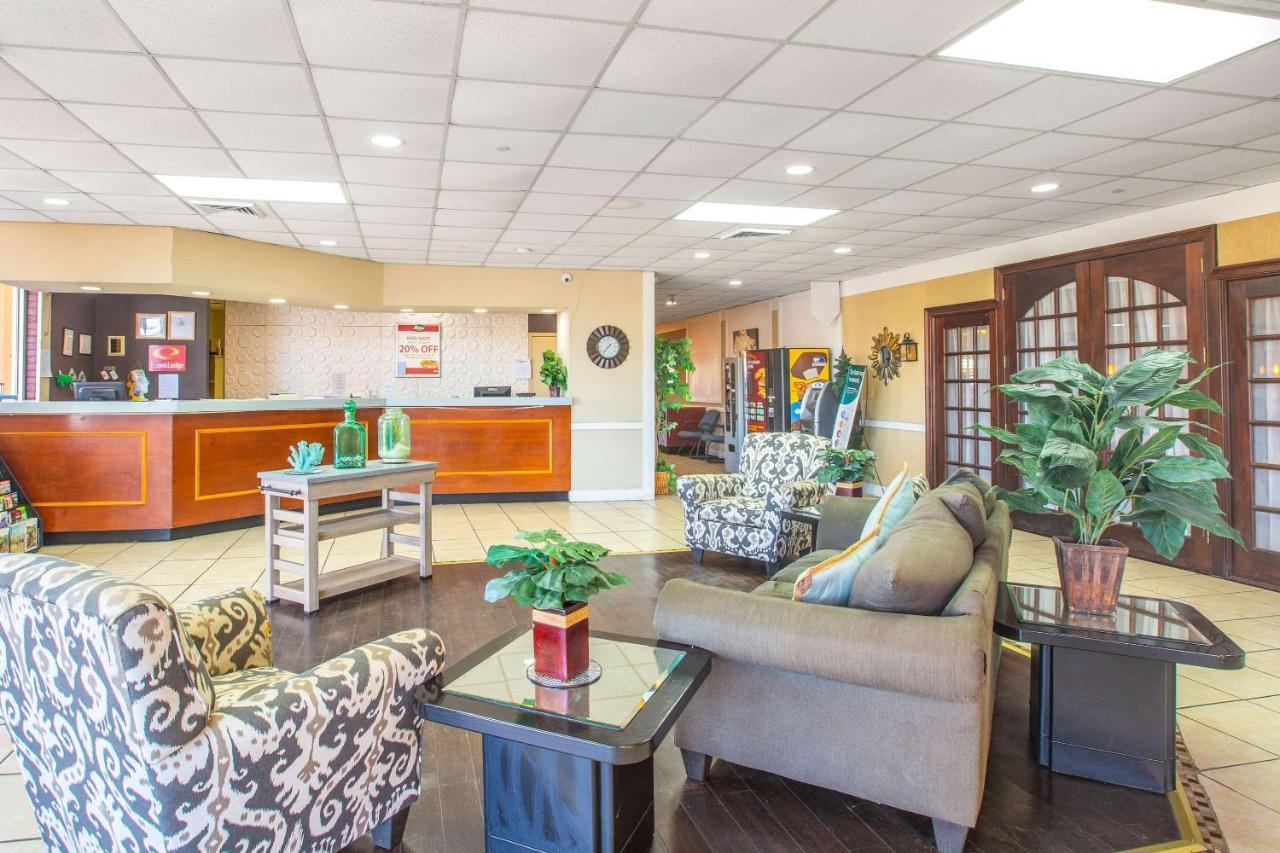 Econo Lodge Choice Hotels I 95 Savannah Gateway 24 Hour Fitness Center On Site Guest Laundry On Site Perkins Restaurant Georgetown Екстериор снимка