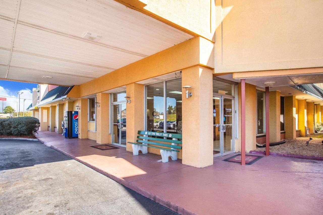 Econo Lodge Choice Hotels I 95 Savannah Gateway 24 Hour Fitness Center On Site Guest Laundry On Site Perkins Restaurant Georgetown Екстериор снимка