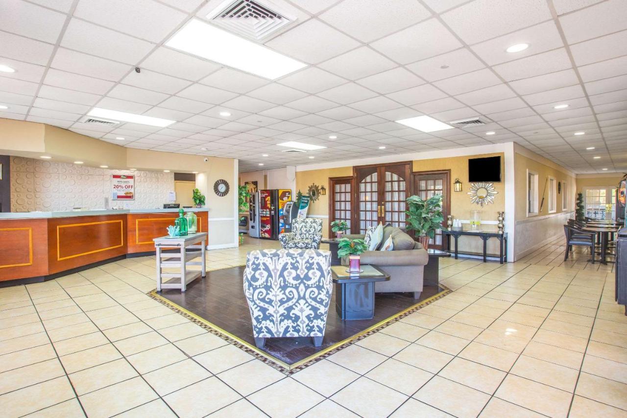 Econo Lodge Choice Hotels I 95 Savannah Gateway 24 Hour Fitness Center On Site Guest Laundry On Site Perkins Restaurant Georgetown Екстериор снимка