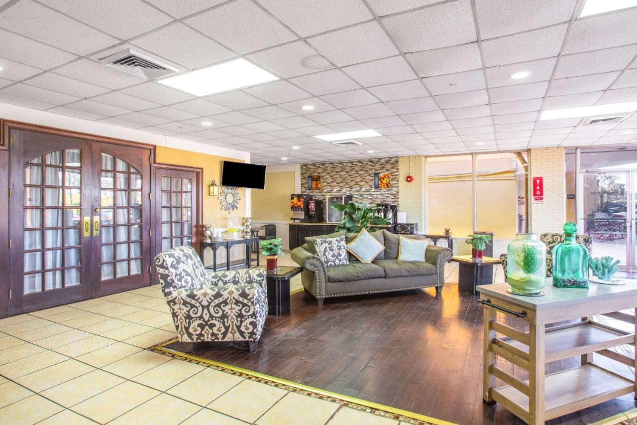Econo Lodge Choice Hotels I 95 Savannah Gateway 24 Hour Fitness Center On Site Guest Laundry On Site Perkins Restaurant Georgetown Екстериор снимка