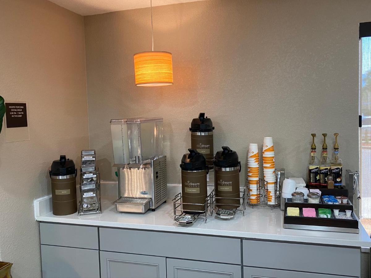 Econo Lodge Choice Hotels I 95 Savannah Gateway 24 Hour Fitness Center On Site Guest Laundry On Site Perkins Restaurant Georgetown Екстериор снимка